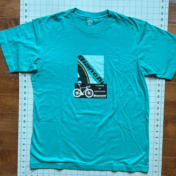 NWOT Rare Uniqlo Bianchi Tee size L - Picture 1 of 3